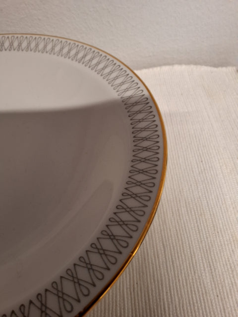 Dyb tallerken med guldkant